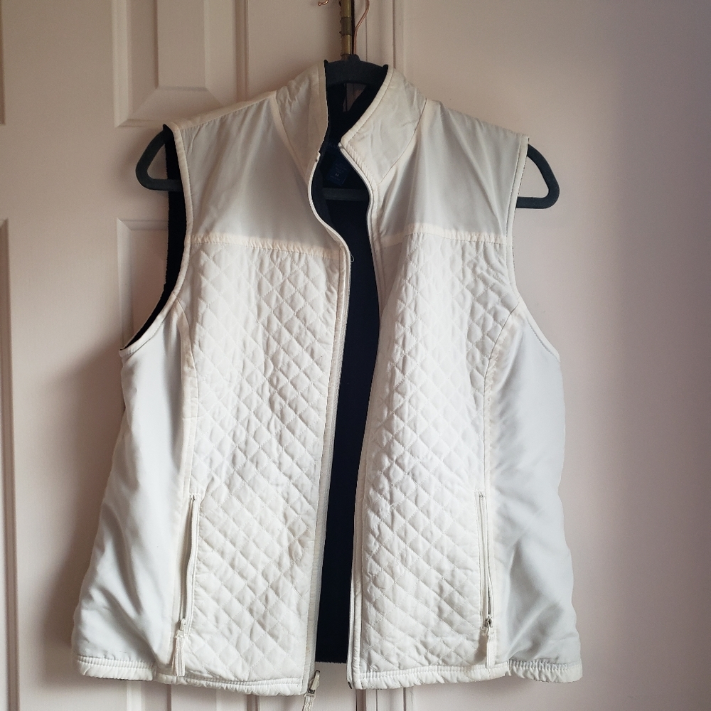 Karen Scott quilted white vest, M